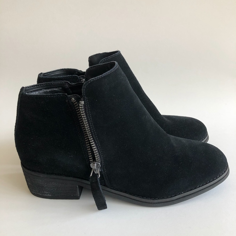 Blondo Waterproof Booties Linda NWOB